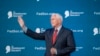El exvicepresidente estadounidense Mike Pence llega a un evento en Washington, el martes 25 de abril de 2023.