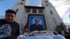ARCHIVO - Una procesión con la imagen de San Óscar Romero sale de la iglesia Santo Tomás Apóstol en Los Ángeles, el 17 de marzo de 2024.