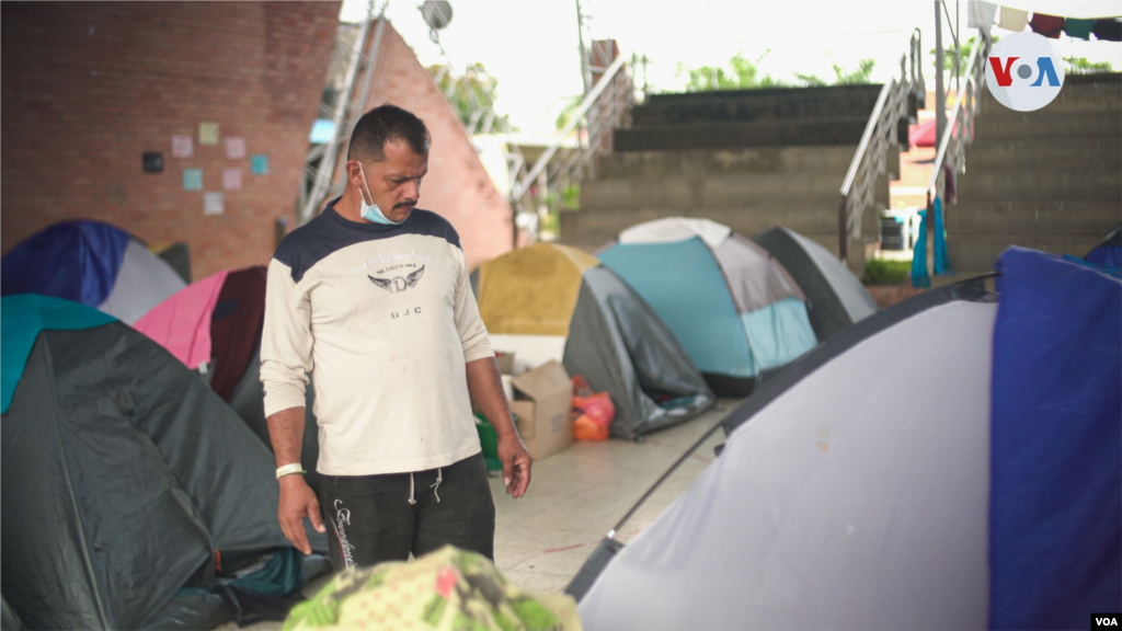 Los migrantes se siente amenazados y salieron de sus hogares con lo poco que ten&#237;an a la mano. 