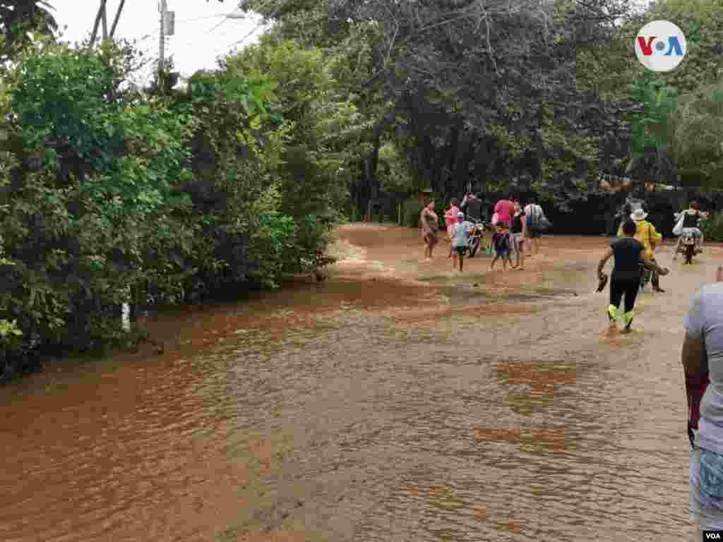 En Costa Rica, hasta el jueves la Cruz Roja, reportaba m&#225;s de 500 derrumbes, as&#237; como un buen n&#250;mero de evacuaciones y rescates. Foto: CNE Costa Rica.