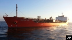 En una fotografía sin fecha publicada por Zodiac Maritime se ve el petrolero Central Park. Los atacantes se apoderaron del petrolero vinculado a Israel frente a la costa de Adén, Yemen, el domingo 26 de noviembre de 2023, dijeron las autoridades.
