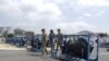 Equipos de seguridad y contra desastres naturales son entregados por EEUU a las Fuerzas Armadas de Ecuador en una ceremonia en Guayaquil, el 25 de enero de 2025. Una comisión estadounidense visita el país desde inicios de semana. 
