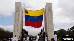Contingente de médicos cubanos llega a Venezuela en 2013. [Foto de archivo]