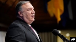 El secretario de Estado Mike Pompeo habla en el National Press Club en Washington. Enero 12, 2021.