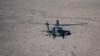 Sebuah helikopter Black Hawk UH-60 milik militer Amerika sedang terbang rendah dalam operasi di timur laut Suriah, 29 Oktober 2024. (Foto: U.S. Army by Capt. Daniel Andrews)