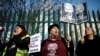 A pesar de las acusaciones de espionaje y el pedido de extradición por EE.UU., muchas personas en el mundo junto a grupos de derechos humanos piden la liberación de cargos contra Julian Assange.